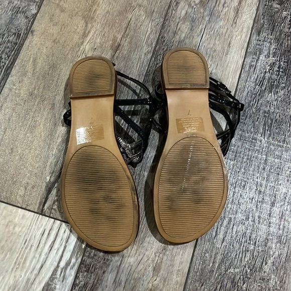 strappy flat sandals - Picture 3 of 3